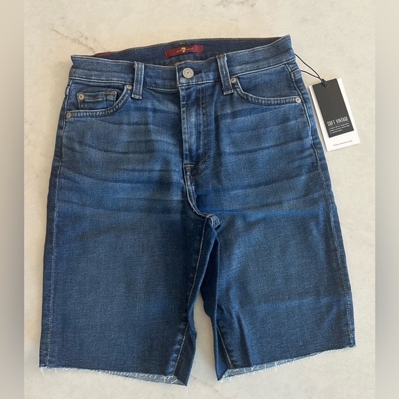 7 For All Mankind Denim Jean Shorts in Soft Vintage Relaxed Fit Bermuda - Picture 2 of 8